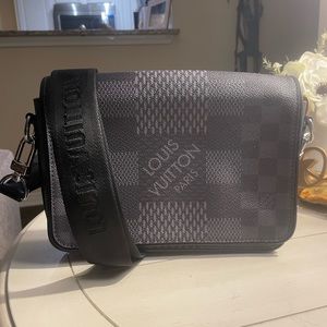 Louis Vuitton Studio Messenger